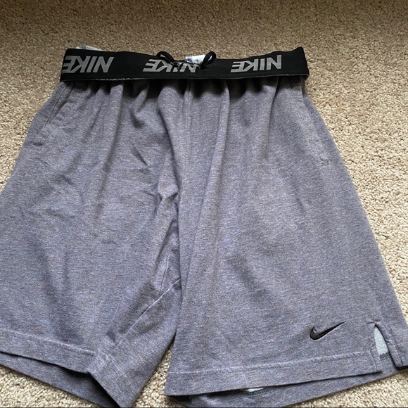 Nike Comfy Shorts - Picture 2 of 3